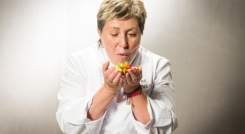 Montse Estruch (57 años) Jefa de cocina y propietaria de El Cingle. Vacarisses, Barcelona.